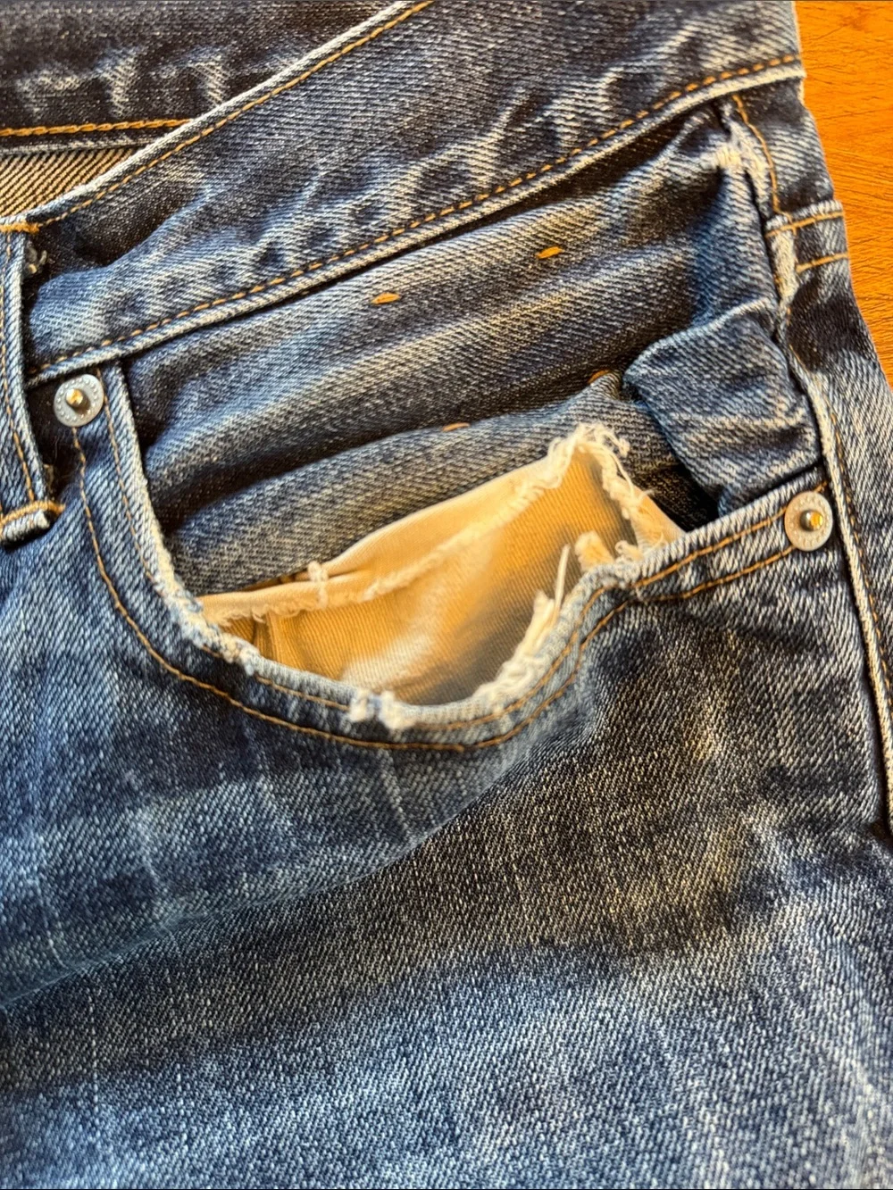 J Crew Men’s Slim Fit Style 484 Distressed Jeans 33x32